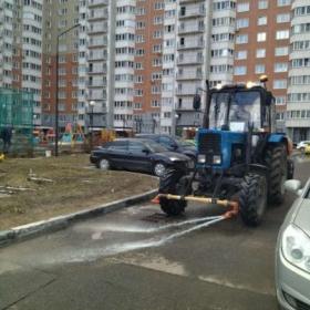 Успешно проведена механизированная промывка проездов по улице Саввинская у домов № 3, 17, 17а и 17б